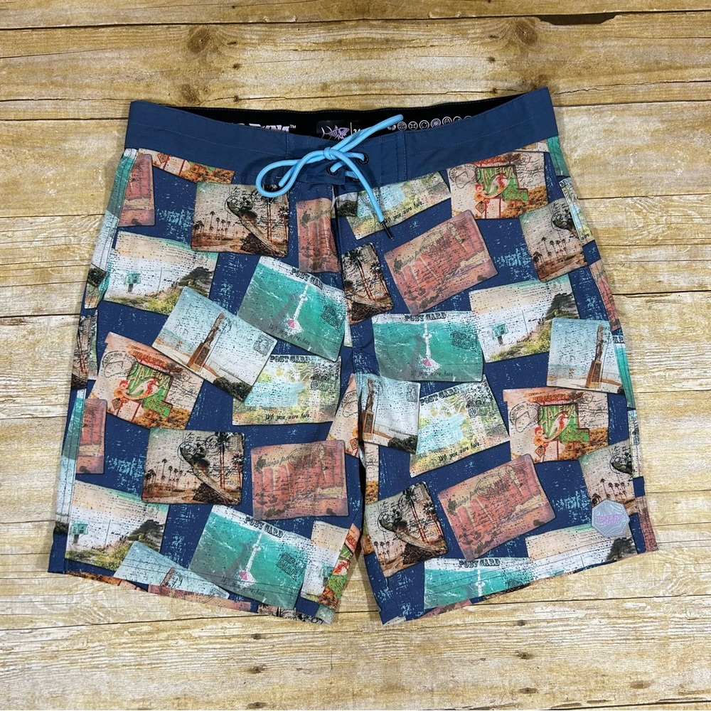 Psycho Tuna Surf Nomad 4 Way Stretch Board Shorts Mens Size 34 Postcard Print